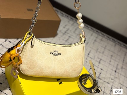 Coach Teri Underarm Bag Light Cream view 5