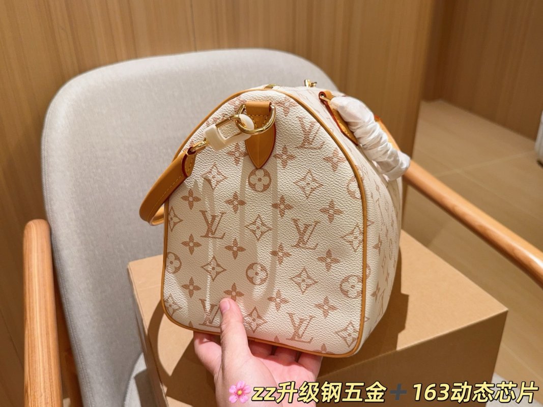 Louis Vuitton Speedy 30 Monogram Canvas Handbag Cream view