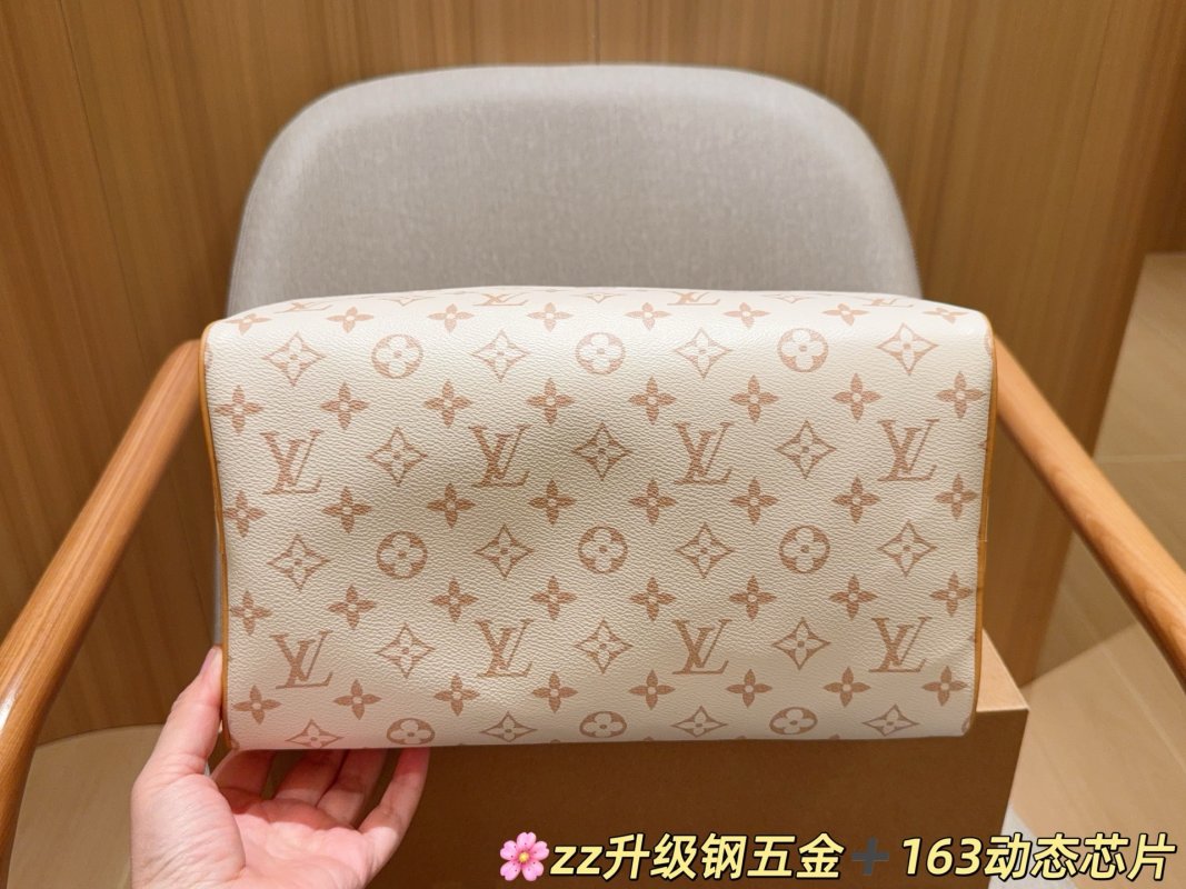 Louis Vuitton Speedy 30 Monogram Canvas Handbag Cream view