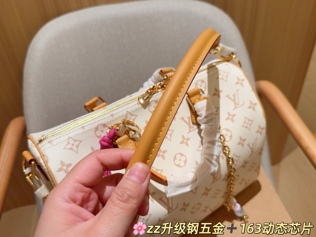 Louis Vuitton Speedy 30 Monogram Canvas Handbag Cream view