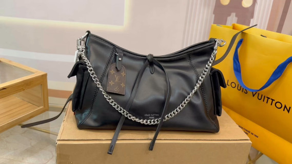 Louis Vuitton Black Leather Chain Shoulder Bag