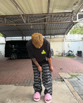Nike x Palace Black Short Sleeve T-Shirt view 8
