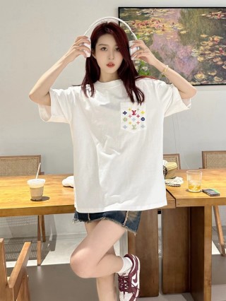 Louis Vuitton Monogram Pocket Cream T-Shirt view 6