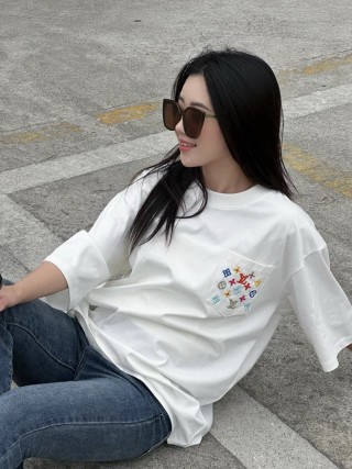 Louis Vuitton Monogram Pocket Cream T-Shirt view 8