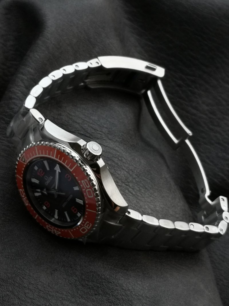 Omega Seamaster Planet Ocean Orange Ceramic Bezel 45.5mm view