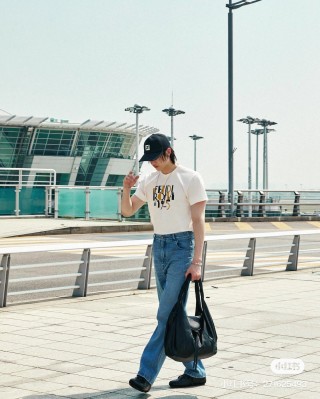 White Graphic Print Short Sleeve T-Shirt view 5