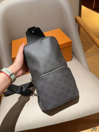 Louis Vuitton Avenue Chest Bag Black view 3