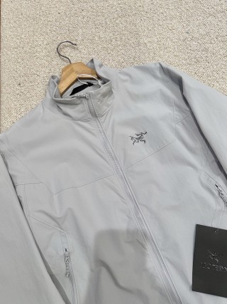Arc'teryx Windbreaker Jacket White view 2