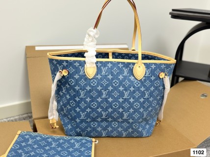 LV Neverfull MM Monogram Denim Tote Bag - Blue view 4