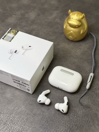 Apple AirPods Pro 2 White Earphones with USB-C Charging view 4
