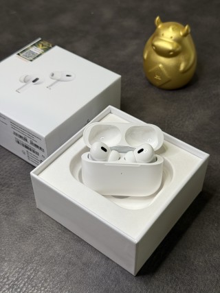 Apple AirPods Pro 2 White Earphones with USB-C Charging view 5