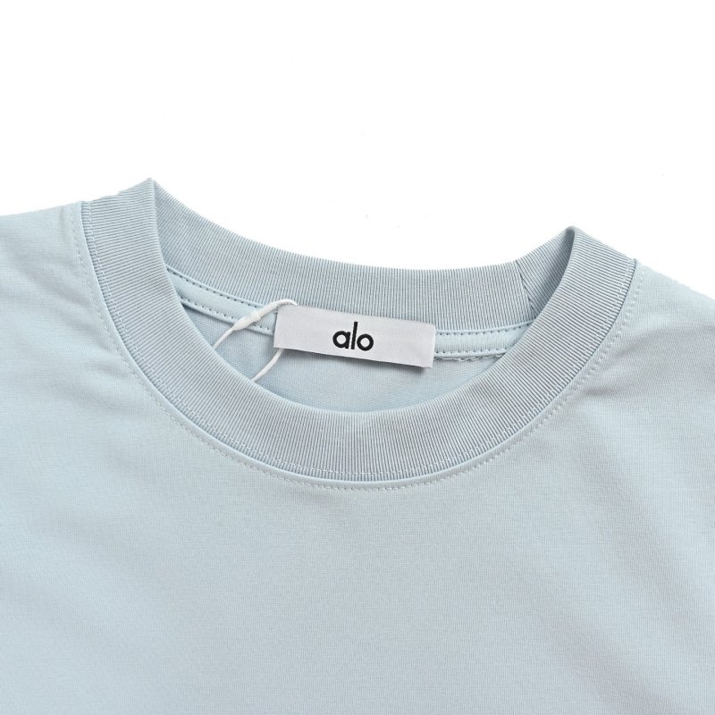 Alo Yoga Men's Classic Logo T-Shirt Light Blue view