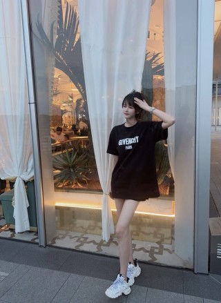 Givenchy Paris Black Short Sleeve T-Shirt
