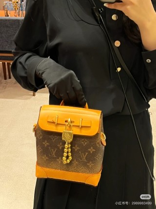 Louis Vuitton Monogram Canvas Brown & Tan Shoulder Bag view 5
