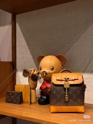 Louis Vuitton Monogram Canvas Brown & Tan Shoulder Bag view 6