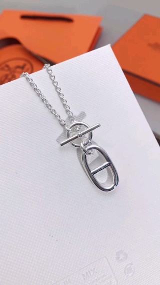 Hermès Silver Toggle Pendant Necklace