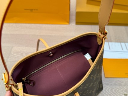 Louis Vuitton Carryall Monogram Canvas Shoulder Bag view 9