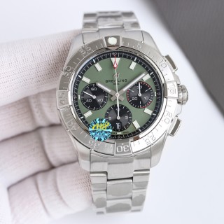 Breitling Avenger B01 Chronograph 44mm Green Dial view 2