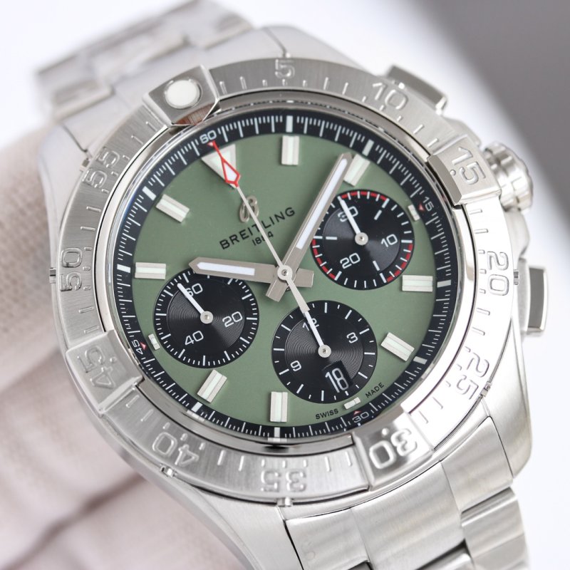 Breitling Avenger B01 Chronograph 44mm Green Dial view