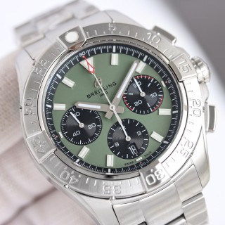 Breitling Avenger B01 Chronograph 44mm Green Dial view 3