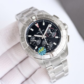 Breitling Avenger B01 Chronograph 44mm Green Dial view 4