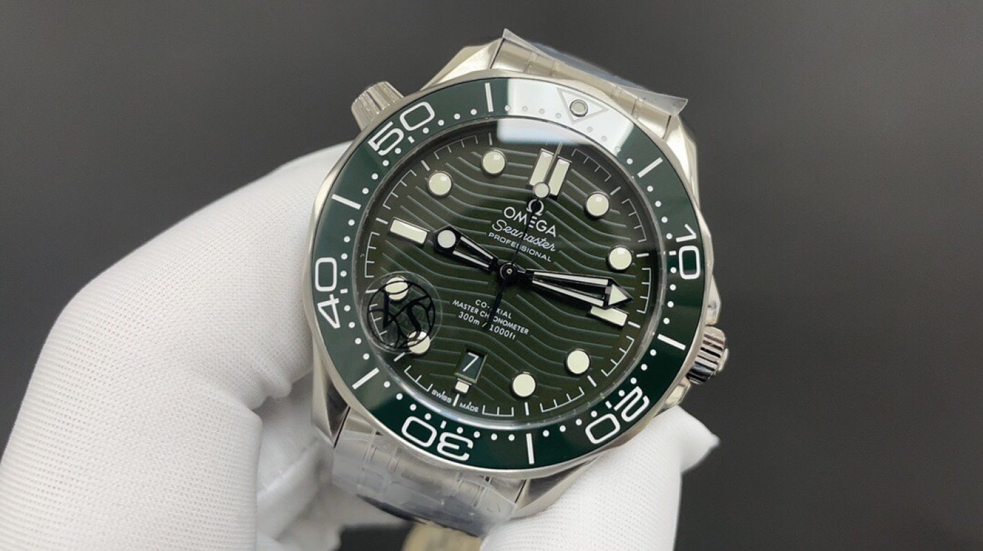 Omega Seamaster Professional 42mm Green Dial Watch view