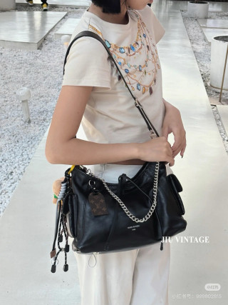 Black Quilted Chain Shoulder Bag view 7