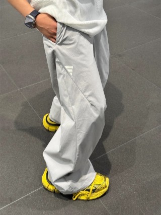 Essentials Fear of God Cream Relaxed Fit Jeans
