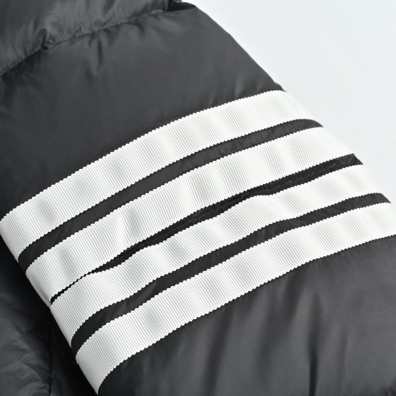 Black & Navy Colorblock Puffer Down Jacket view