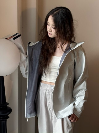 Arc'teryx Beta SL Hooded Lightweight Windbreaker Jacket White view 2
