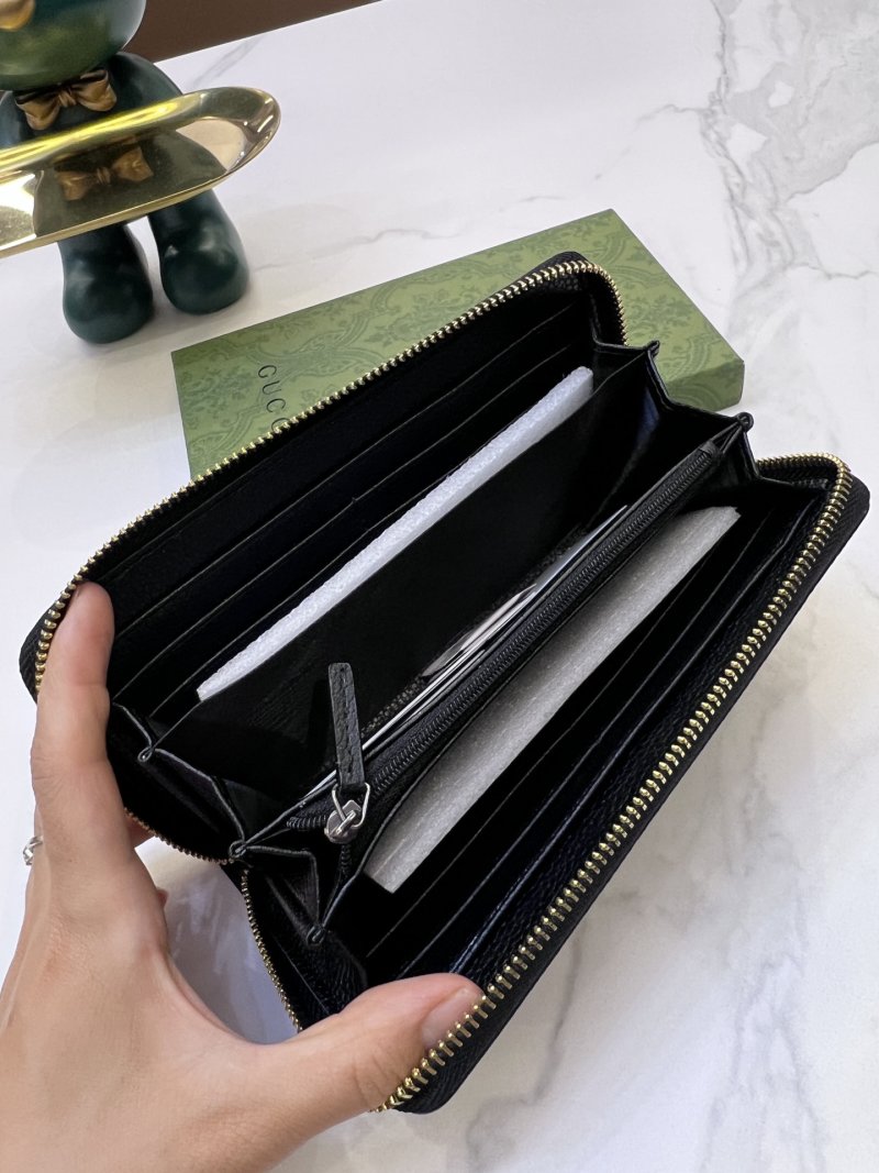 Gucci GG Canvas Zip Wallet Black Navy view