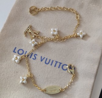 Louis Vuitton Gram Gold Monogram Floral Zirconia Bracelet view 8
