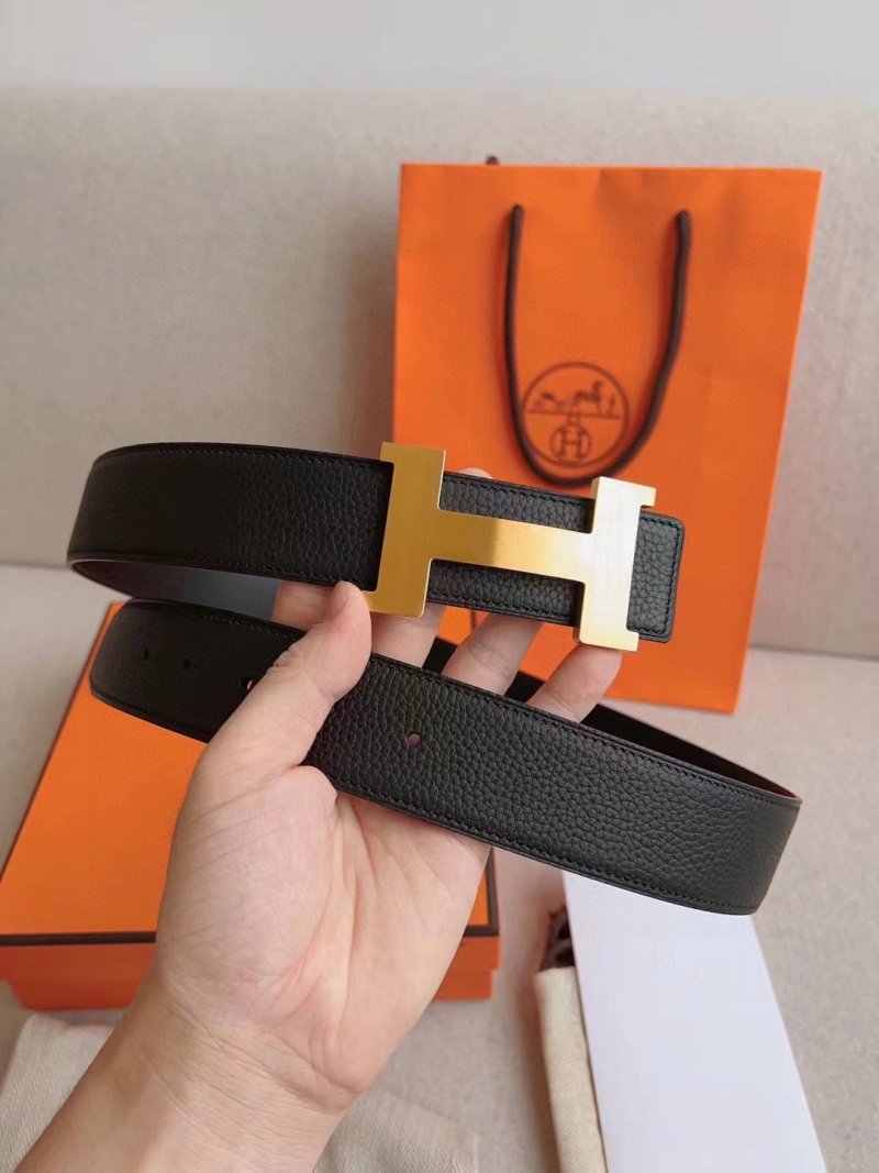Hermès-Inspired Black Leather Belt with 3D Gancini Buckle view