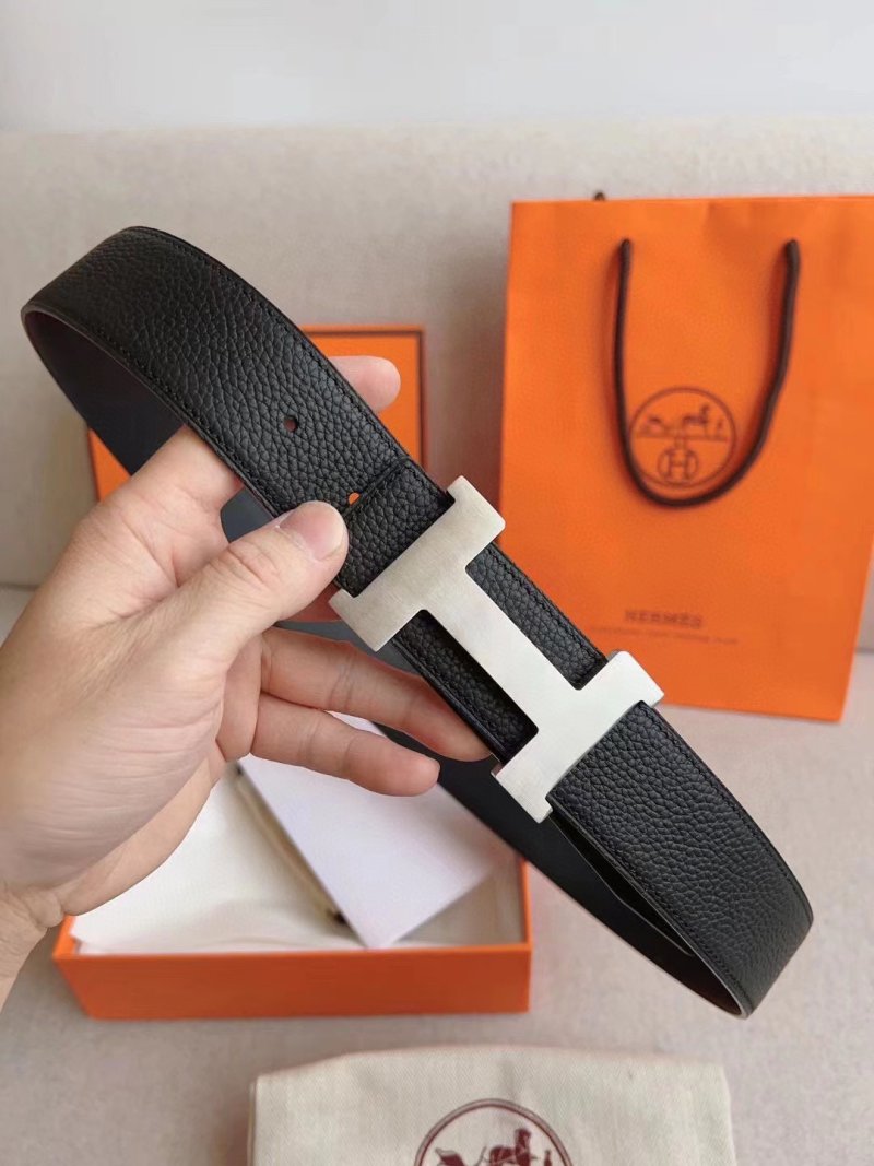 Hermès-Inspired Black Leather Belt with 3D Gancini Buckle view