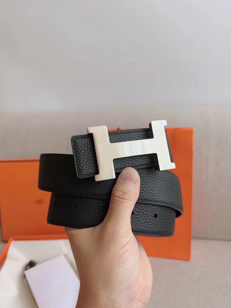 Hermès-Inspired Black Leather Belt with 3D Gancini Buckle view