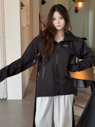 Arc'teryx Beta SL Hooded Lightweight Windbreaker Jacket Black view 3