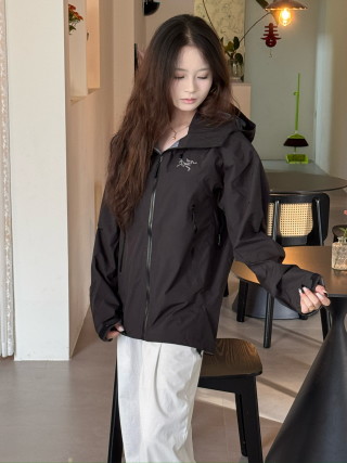Arc'teryx Beta SL Hooded Lightweight Windbreaker Jacket Black view 4