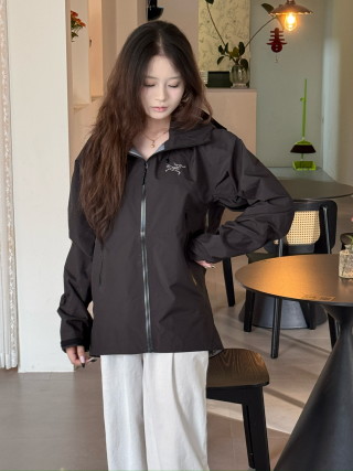 Arc'teryx Beta SL Hooded Lightweight Windbreaker Jacket Black view 5