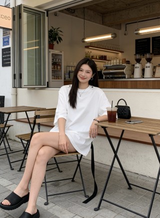 Oversized White Short Sleeve T-Shirt view 3