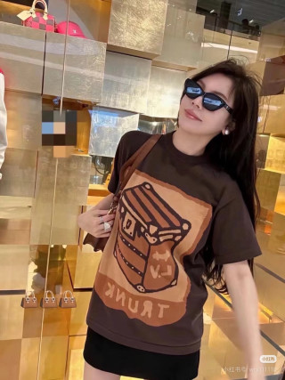 Brown Trunk Graphic Short Sleeve T-Shirt view 7