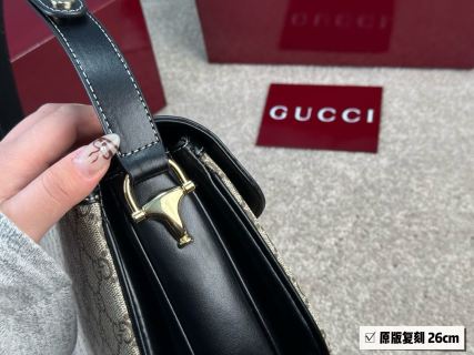 Gucci 1955 Horsebit Saddle Bag Beige Monogram view 4
