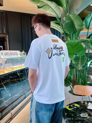 Louis Vuitton White Graphic Short Sleeve T-Shirt view 2