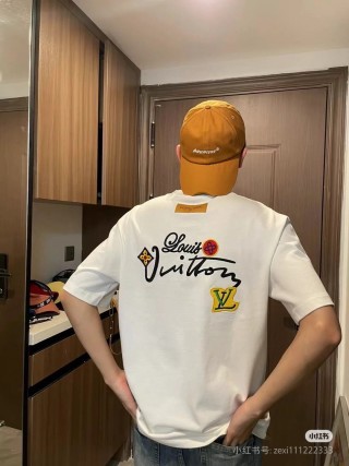 Louis Vuitton White Graphic Short Sleeve T-Shirt view 6