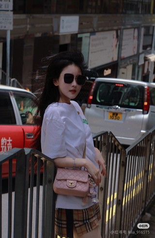 Louis Vuitton White Graphic Short Sleeve T-Shirt view 9