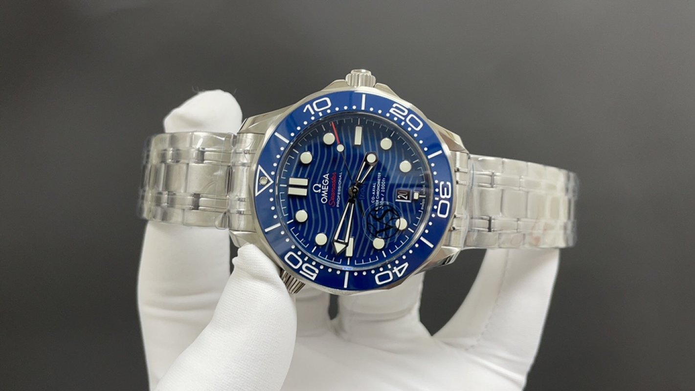 Omega Seamaster 300 White Steel Blue Dial 42mm view