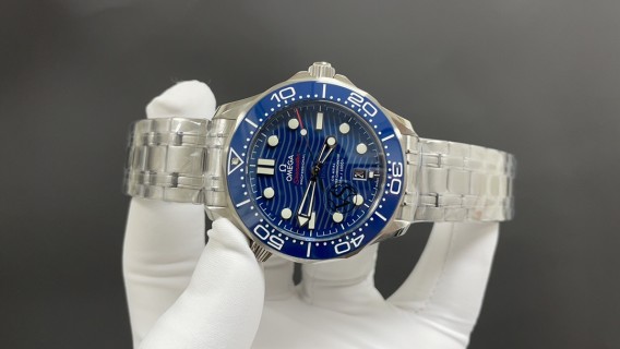 Omega Seamaster 300 White Steel Blue Dial 42mm view 2