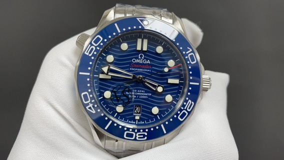 Omega Seamaster 300 White Steel Blue Dial 42mm view 3