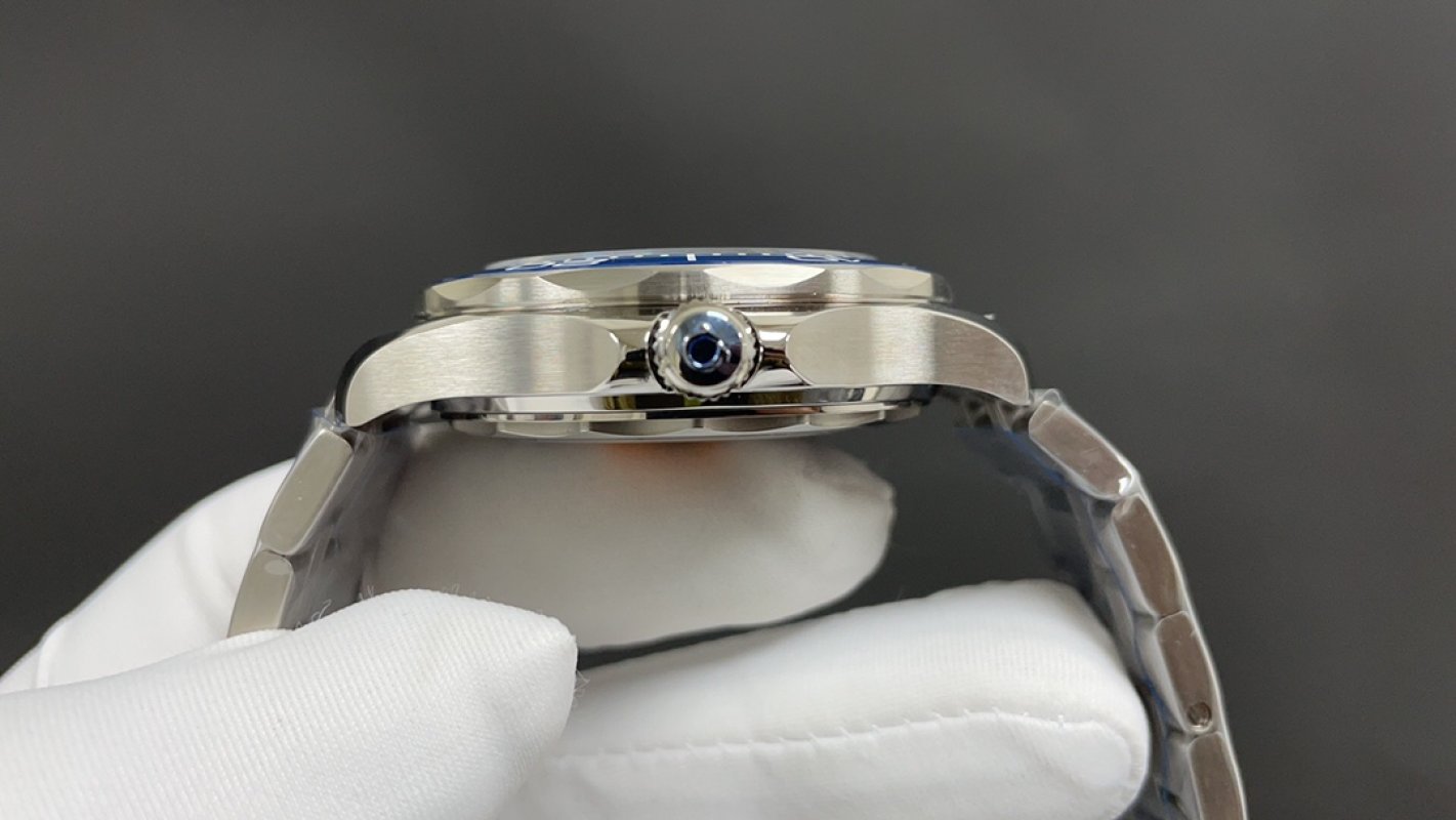 Omega Seamaster 300 White Steel Blue Dial 42mm view