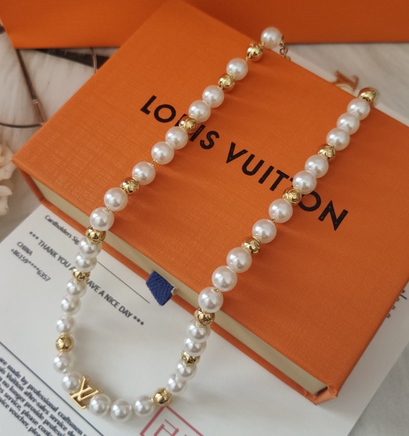 Louis Vuitton Monogram Pearls Gold & Pearl Necklace view