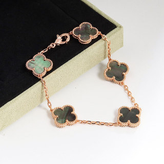 Van Cleef & Arpels Vintage Alhambra Gold Black Onyx Bracelet view 6